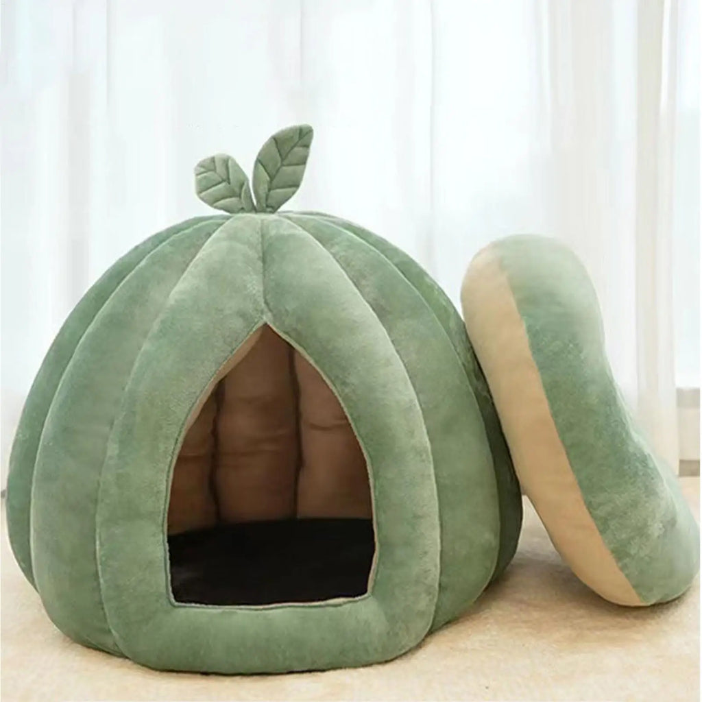 Pumpkin Cat Cave Bed – Cozy Plush Indoor Hideaway for Cats & Small Pets